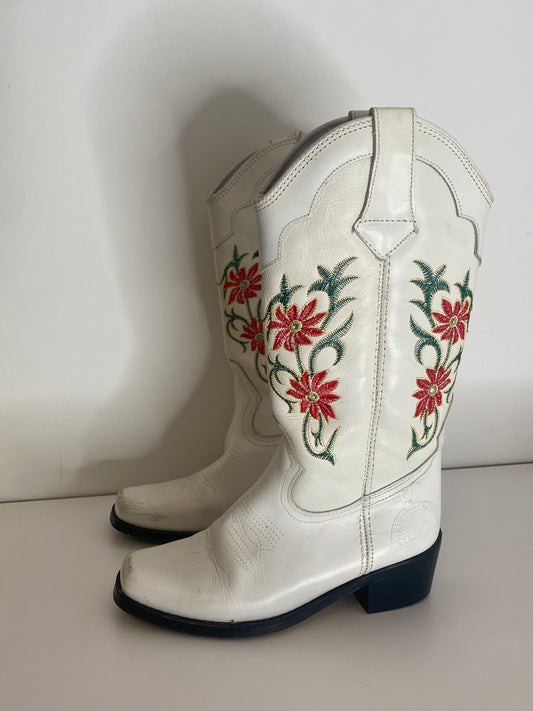 Vintage white leather western cowboy boots with flower design. Condition as shown. Size 4.
