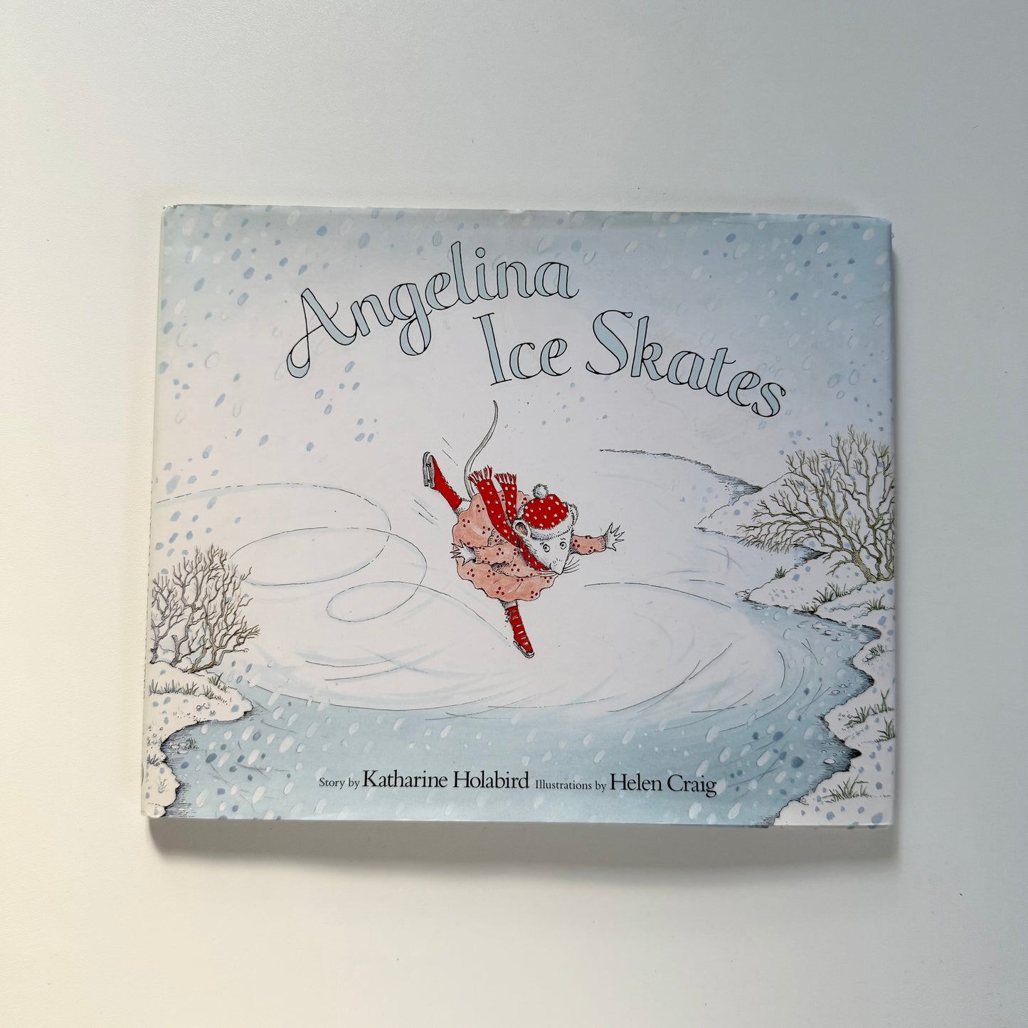 Vintage 2001 Angelina ballerina book