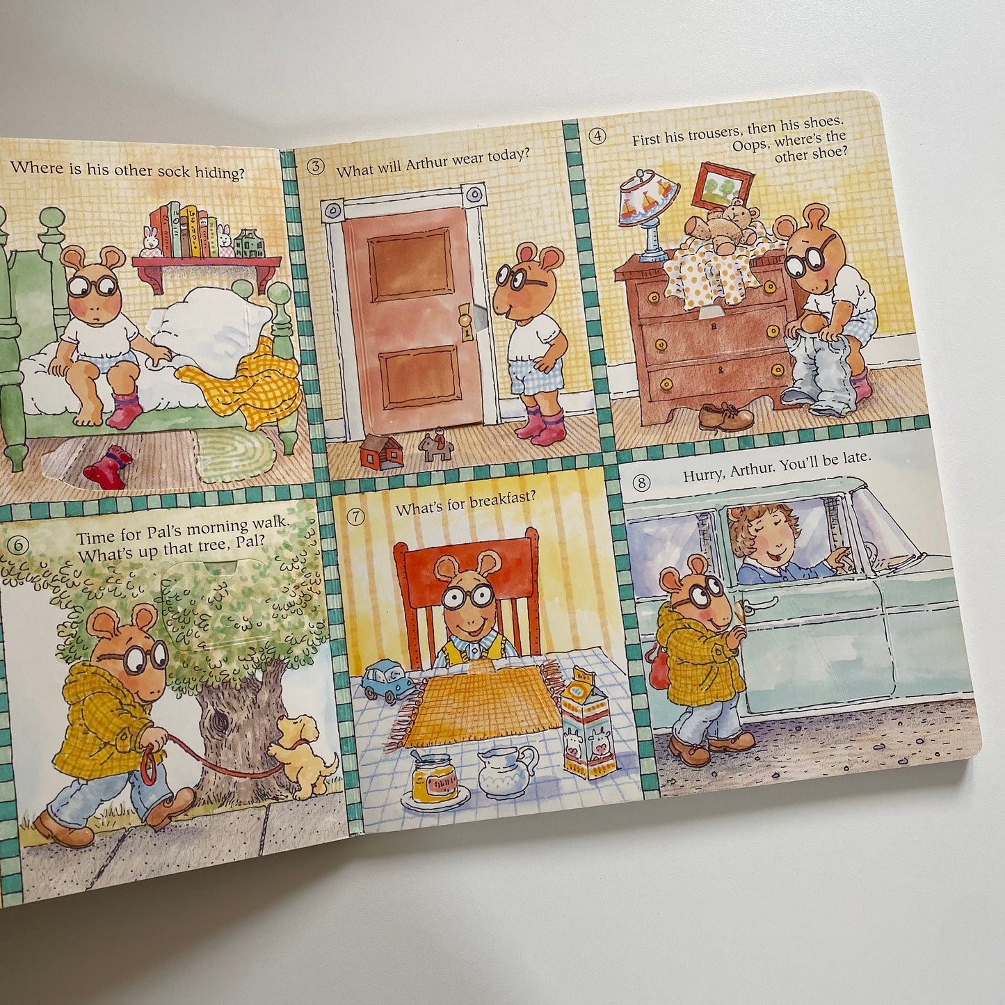 Vintage 1997 a4 hardback Arthur lift the flap book