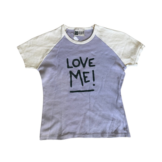 Vintage Y2K 2000s graphic tee tshirt. Size 6-8