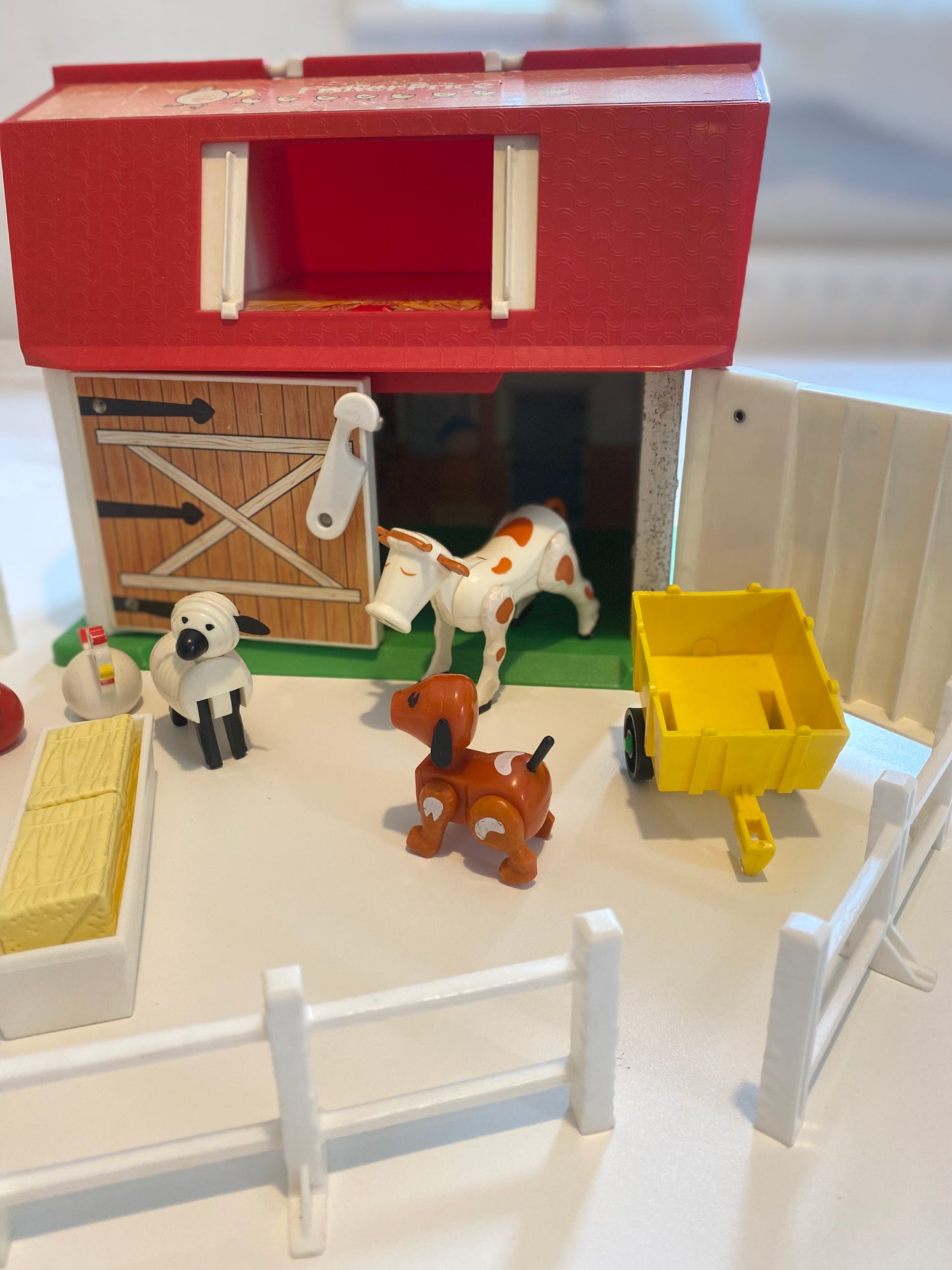 Vintage 1983 fisher price barn & animals set