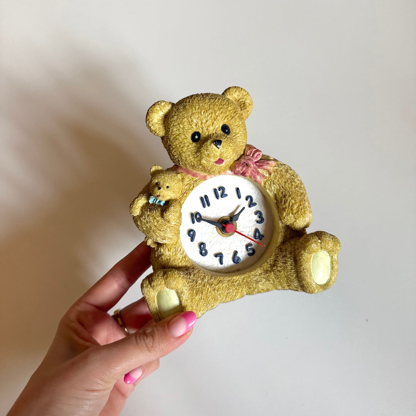 Vintage ceramic Teddy clock. Needs new batteries