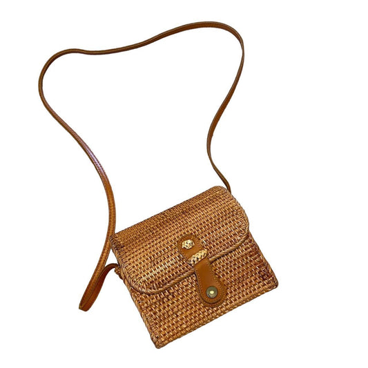 A 90s style box basket crossbody bag in tan