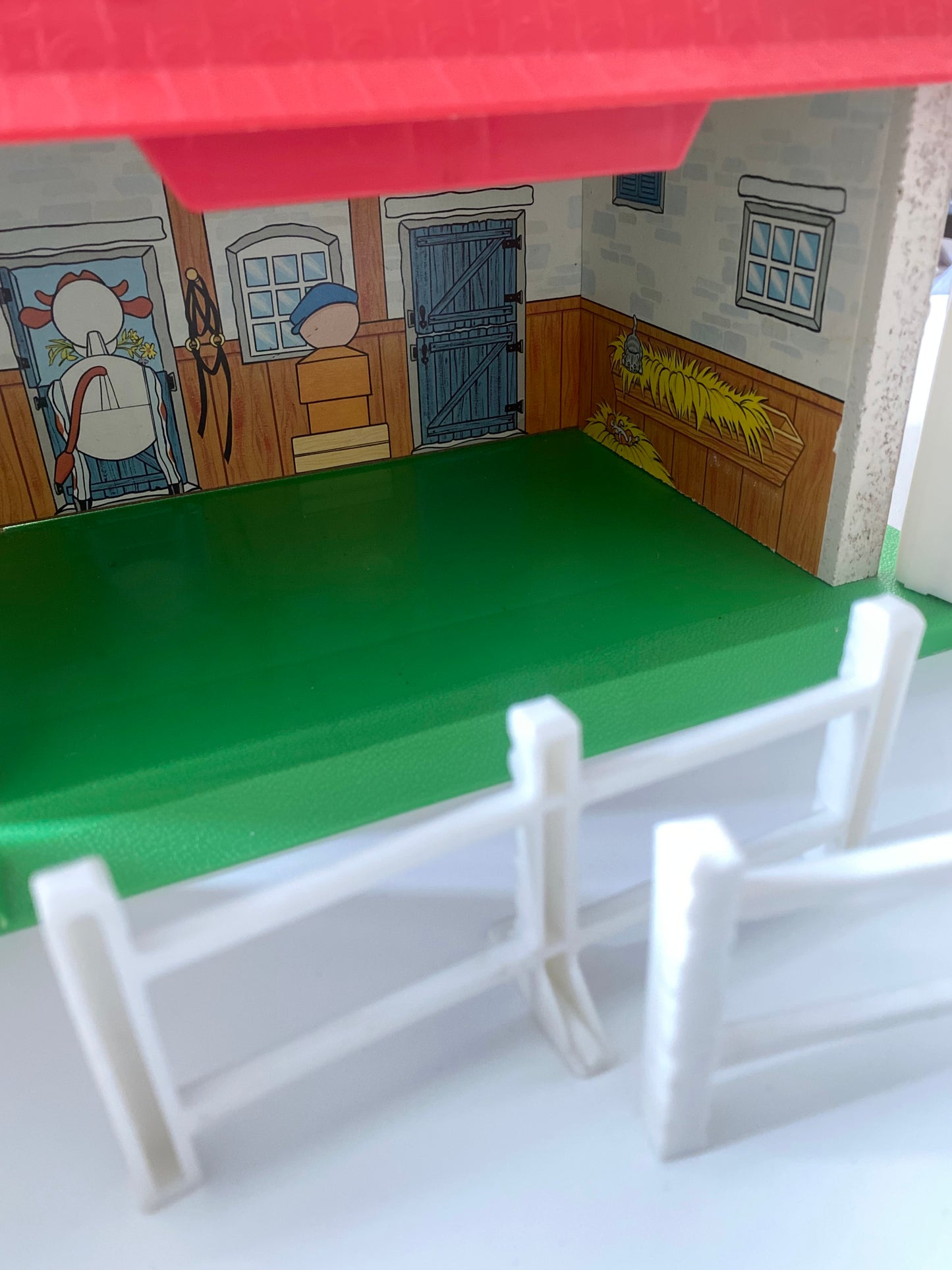 Vintage 1983 fisher price barn & animals set
