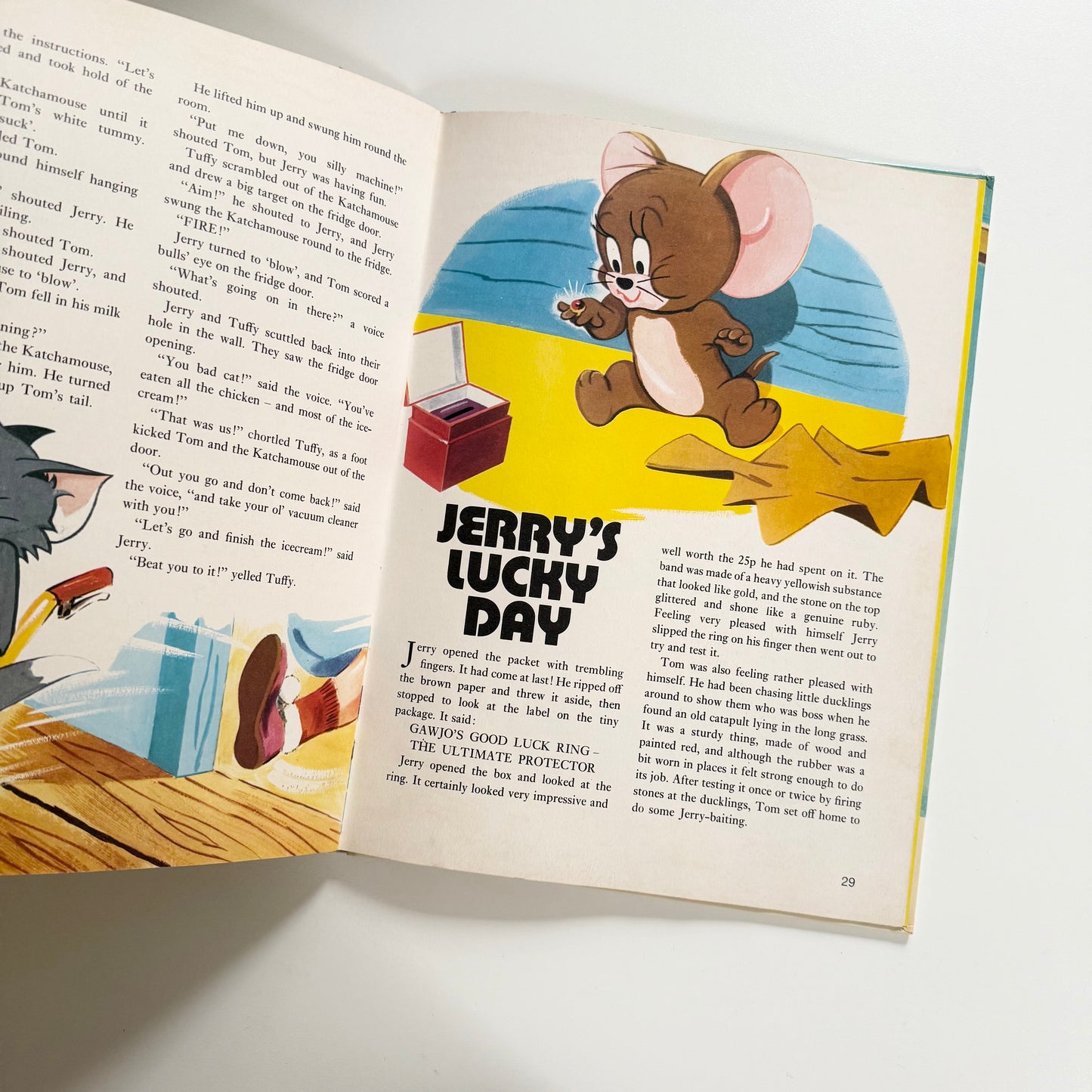 Vintage 1977 Tom and Jerry a4 book