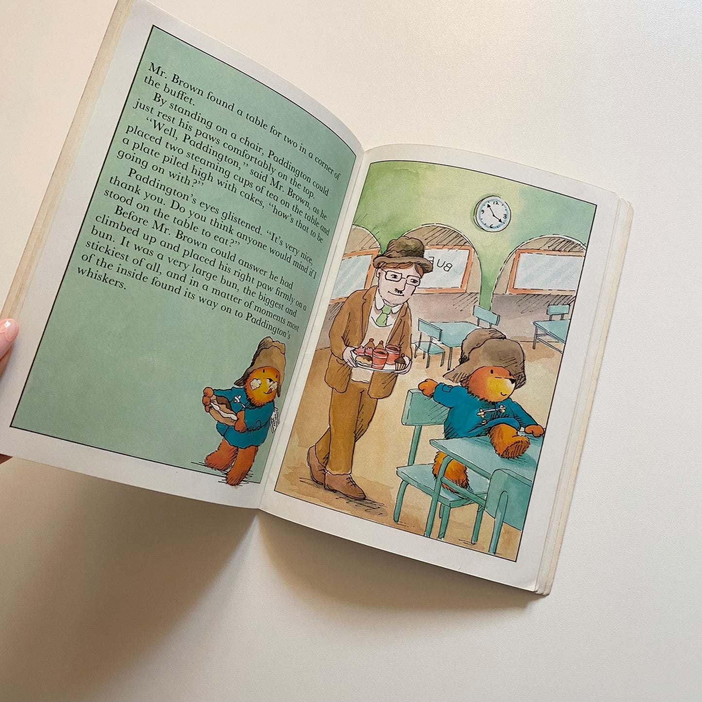 Vintage 1987 Paddington paperback book.