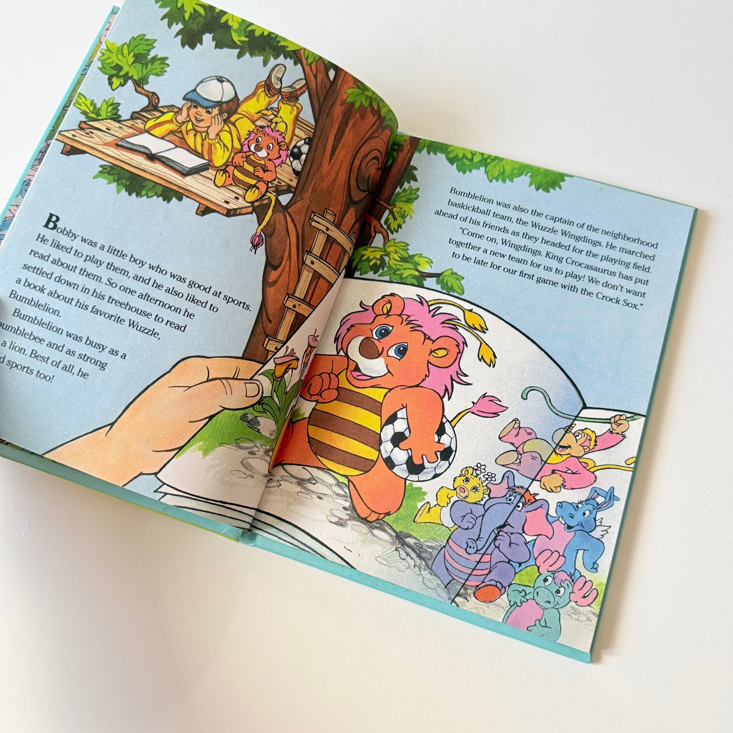 Vintage 1984 wuzzles book