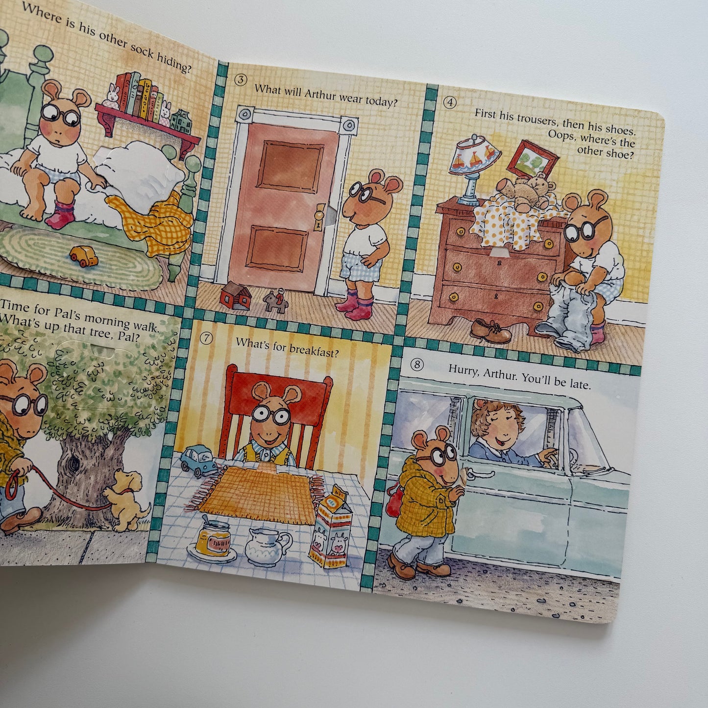 Vintage 1997 Arthur flap book. Large