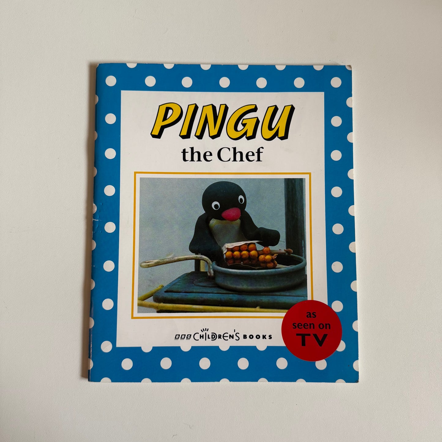 Vintage 1994 pingu paperback book
