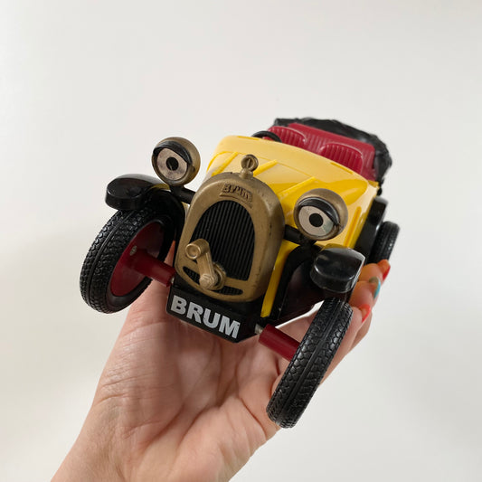 Vintage 2004 brum battery operated car. No windscreen or remote - could be used for display.