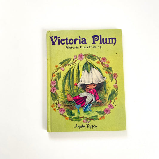 Vintage 1982 Victoria plum book