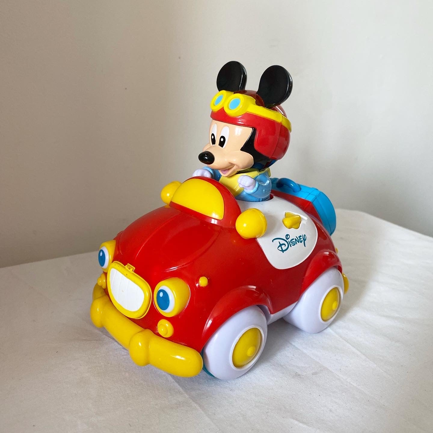 Mickey Mouse toy car ~ batteries can be replaced 💛