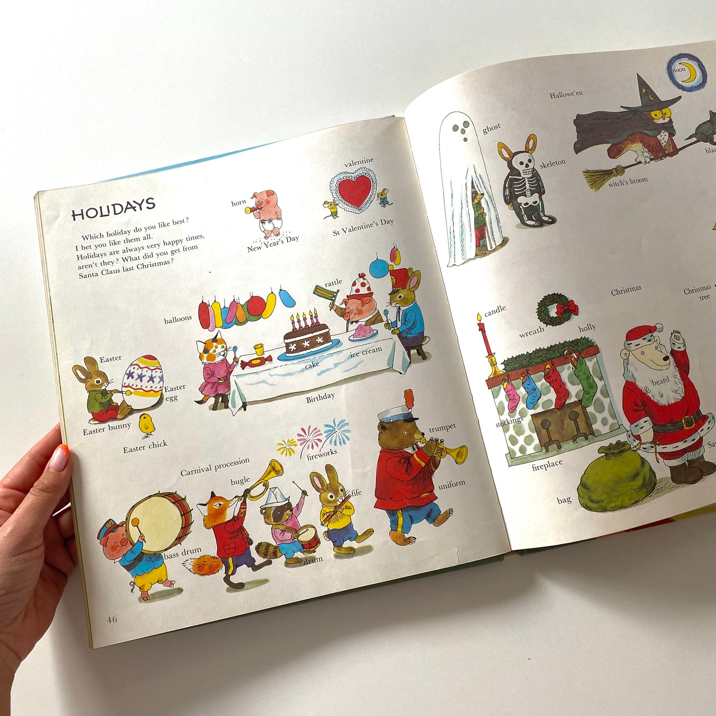 Vintage 1982 Richard scarry a4 book.