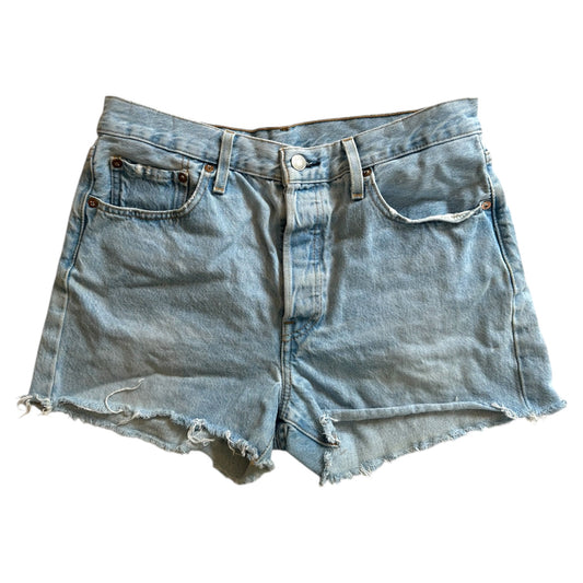 Vintage pale blue wash Levi 501 denim shorts. Size 8