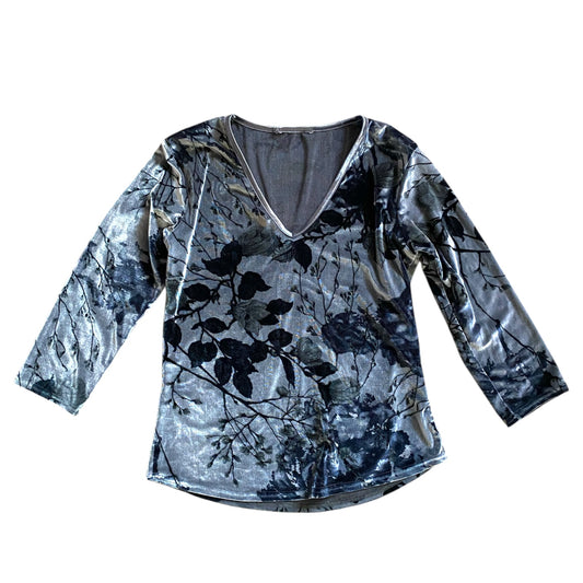 Vintage velour floral mid sleeved top. Size S