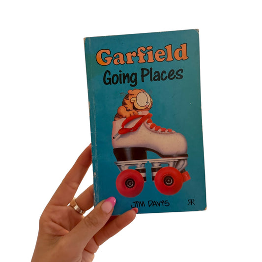Vintage 1990 Garfield book. Vintage condition. Some worn corners