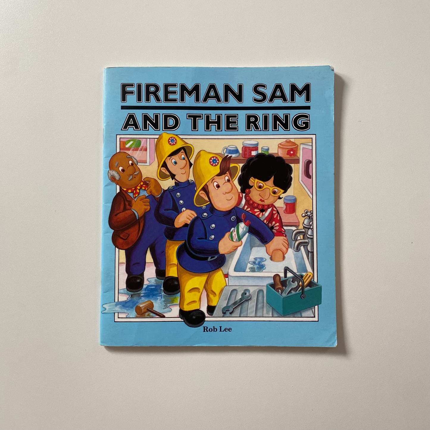 Vintage 1990 fireman Sam paperback book