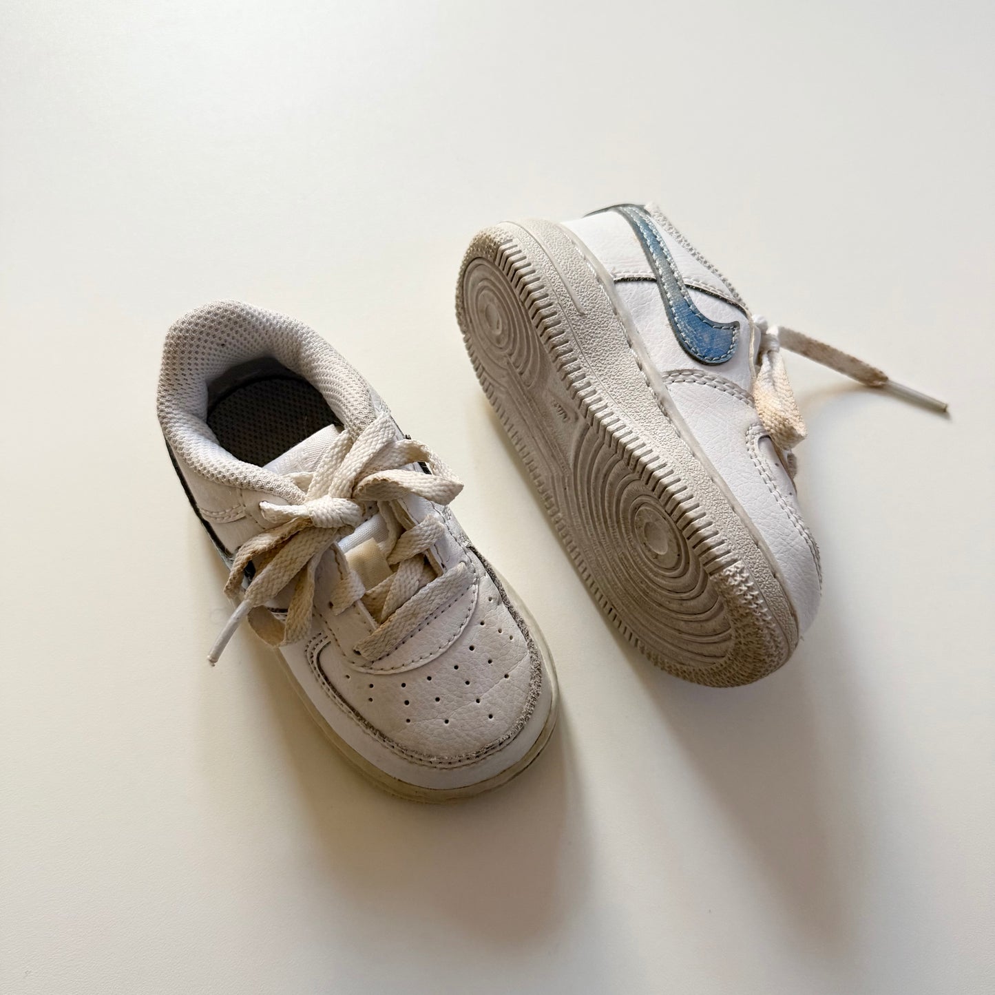 Air force 1 trainers. Size UK 4.5