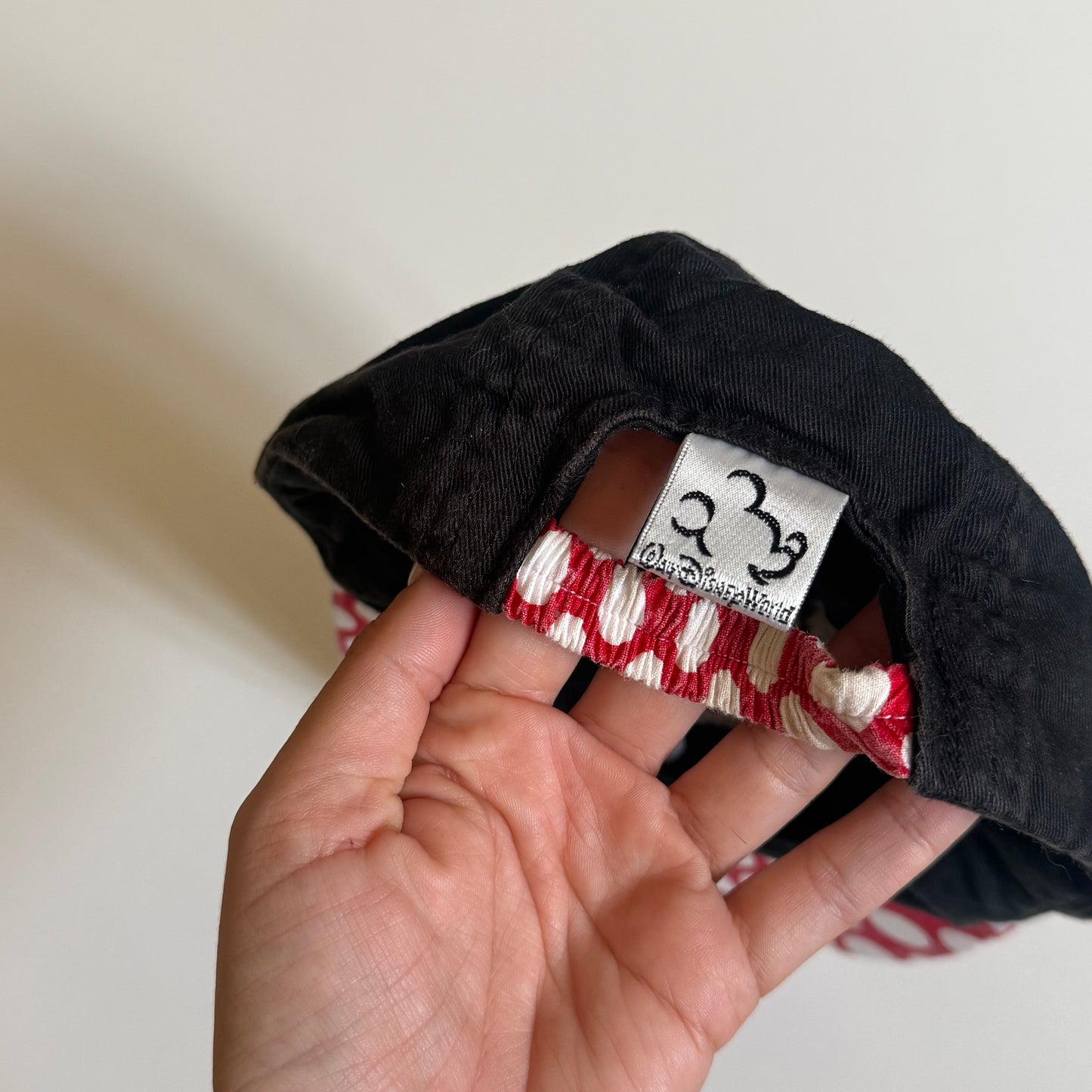 Vintage Minnie Mouse cap. Approx size 2-3 years.