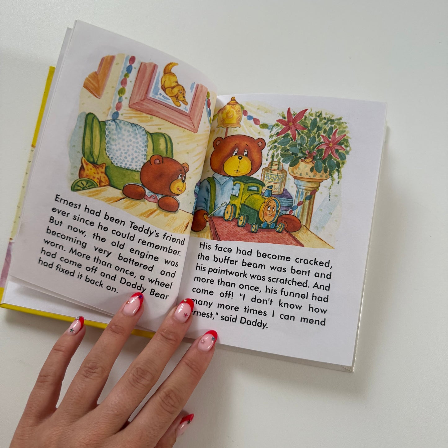 Vintage 1992 Christmas book.