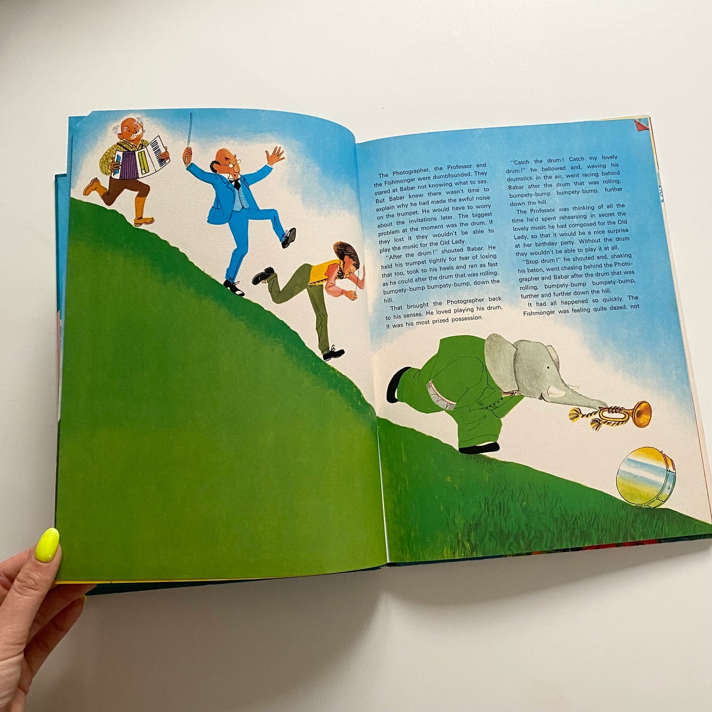 Vintage 1971 babar annual. Some drawings but overall great condition