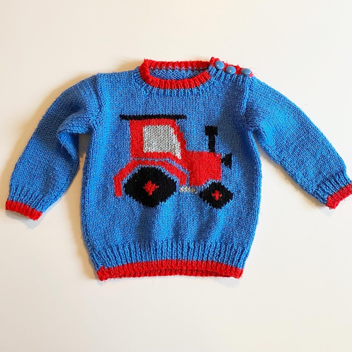 Knitted tractor jumper 6-12 months.🚜