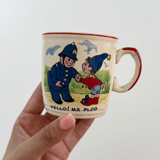 Vintage small noddy ceramic mug