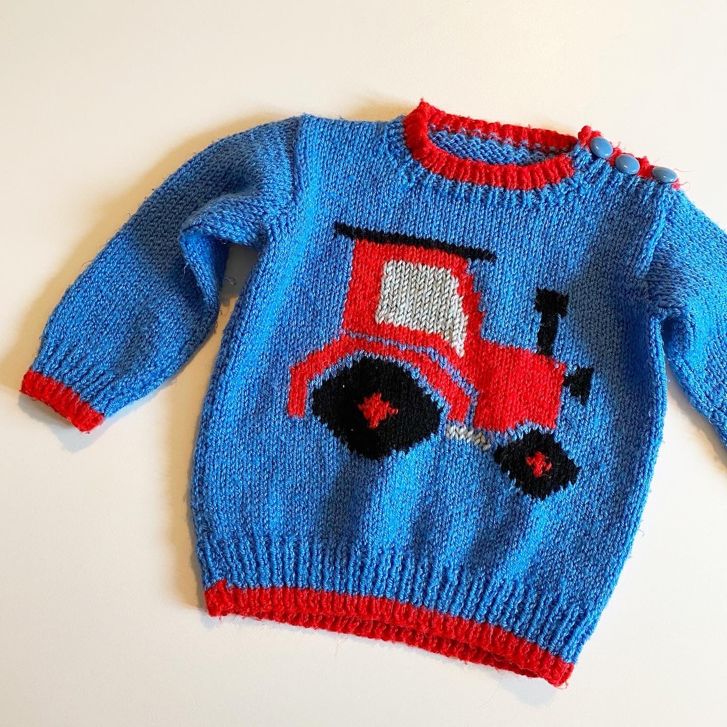 Knitted tractor jumper 6-12 months.🚜