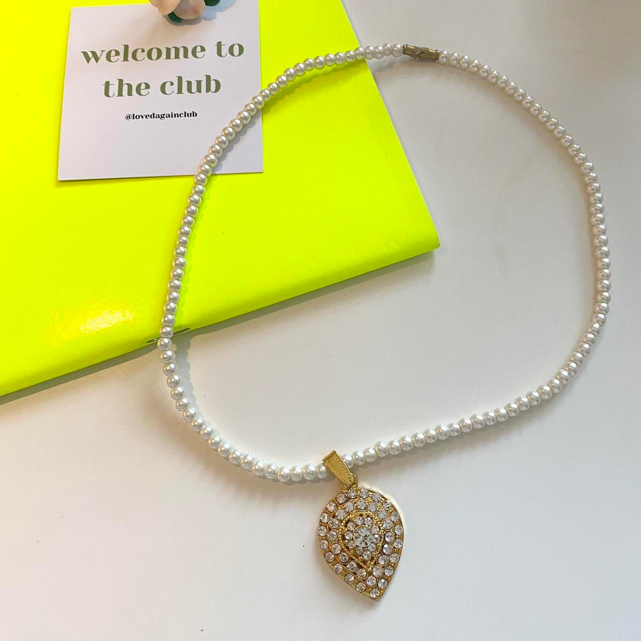 90s Pearl choker necklace with cute diamanté oval pendant