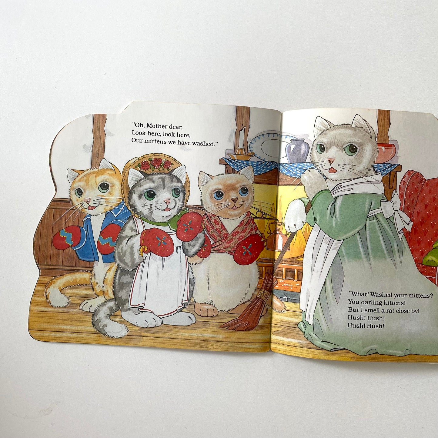 Vintage 1987 paperback the three little kittens book