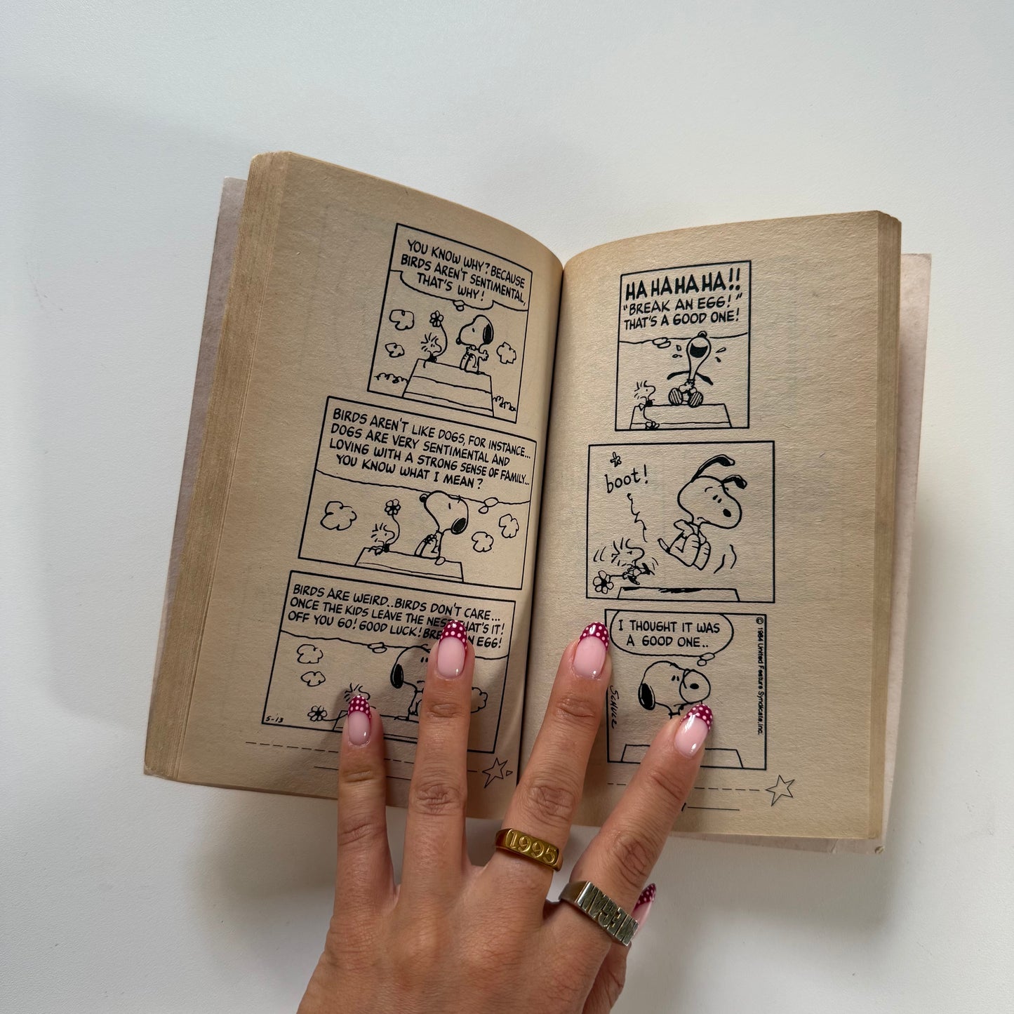 Vintage 1990 snoopy comic book