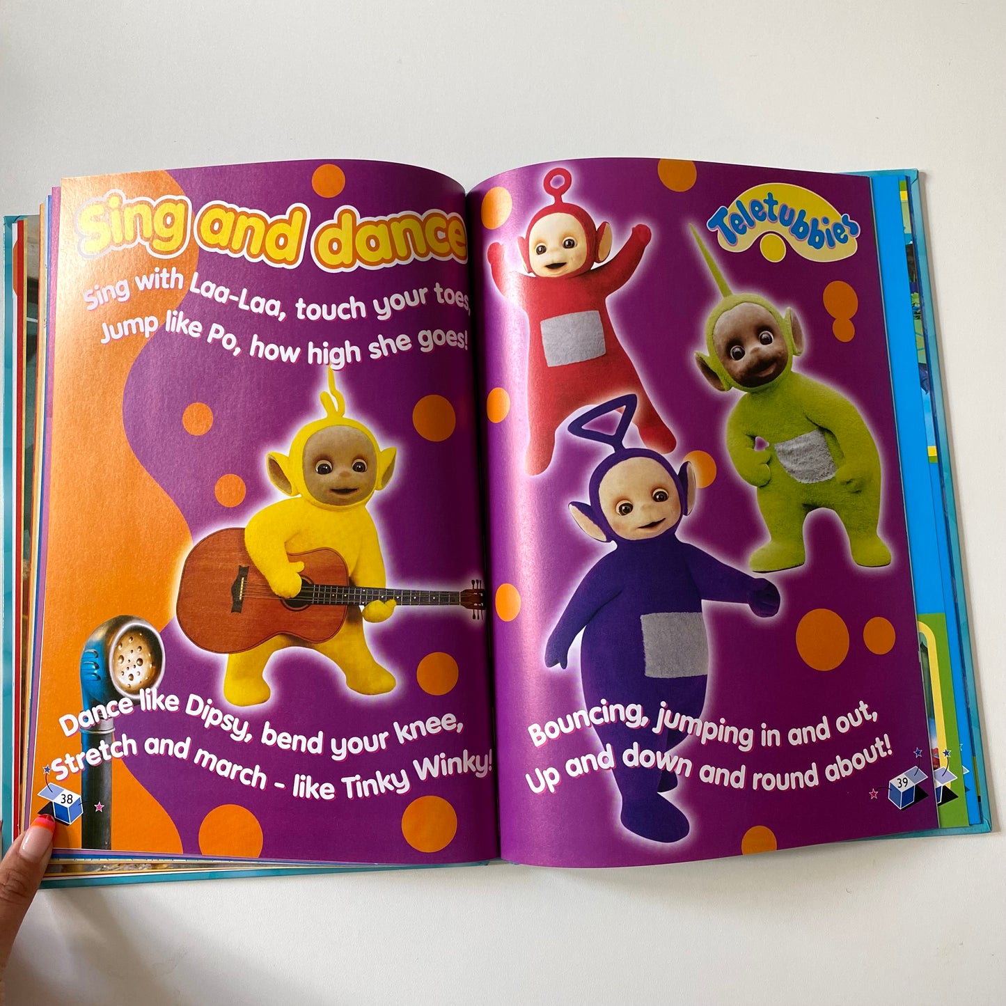 Vintage 2001 toy box annual