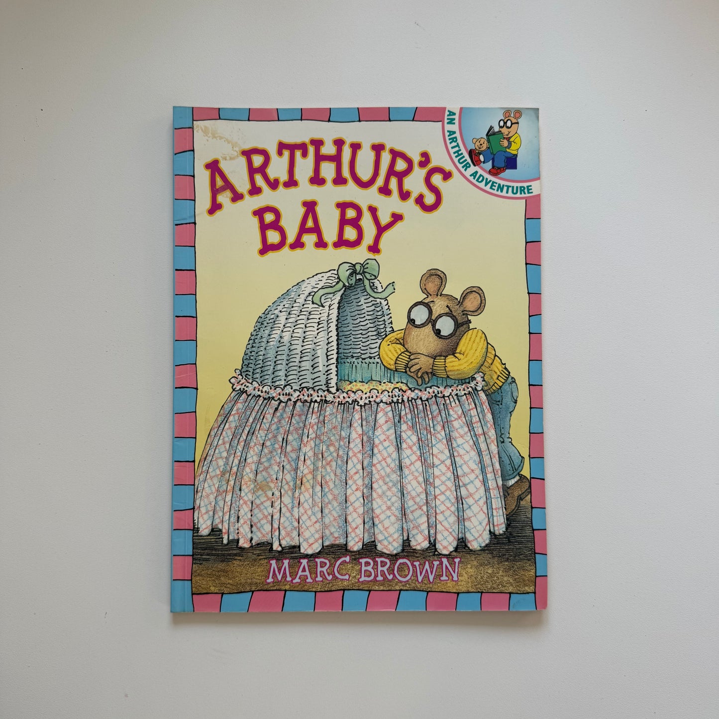 Vintage 1997 arthur book
