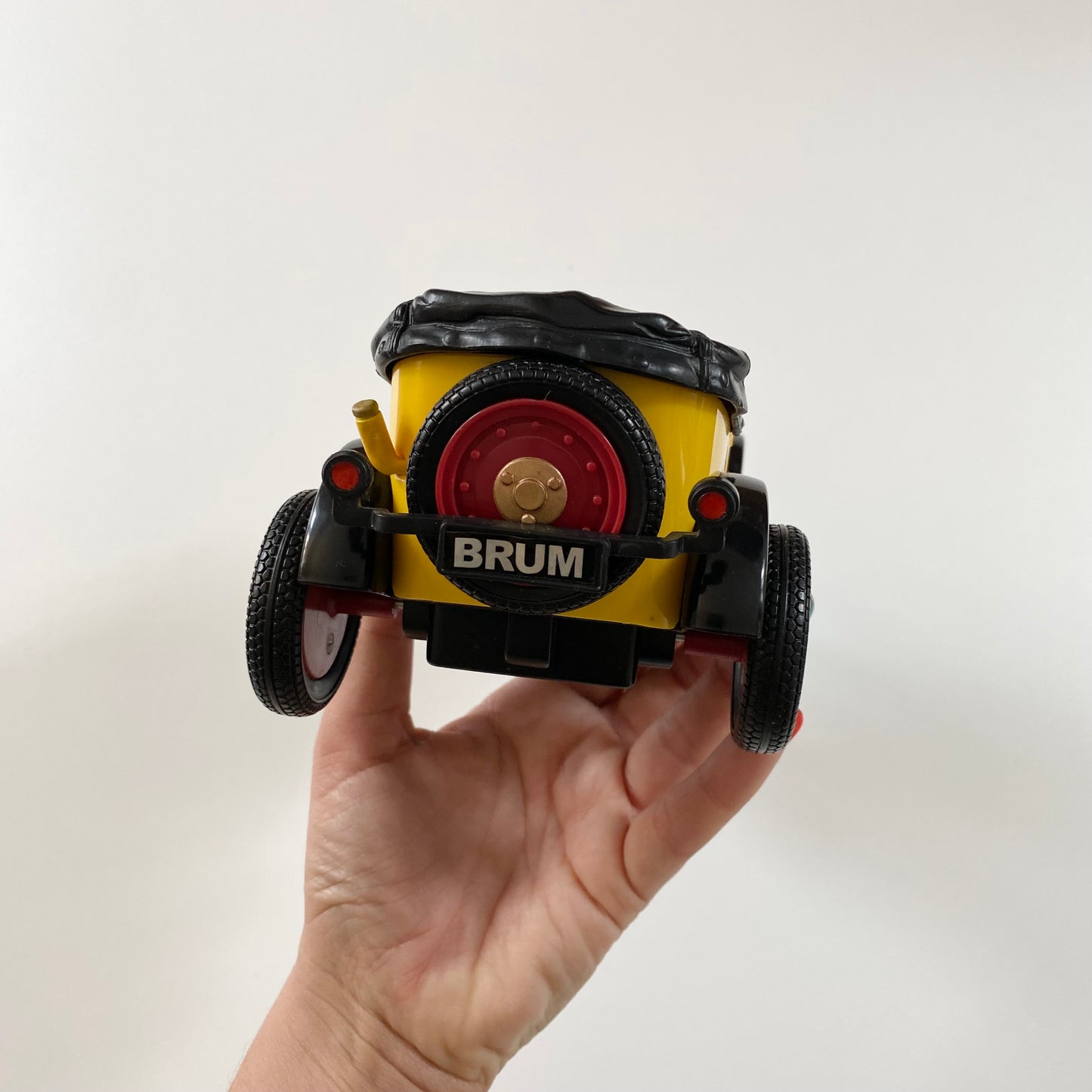 Vintage 2004 brum battery operated car. No windscreen or remote - could be used for display.