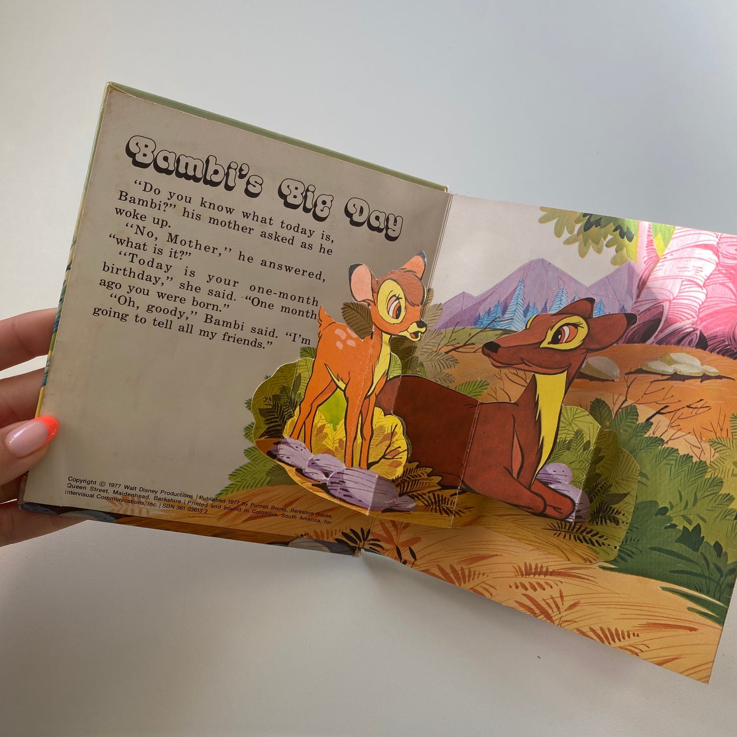 Vintage 1977 mini Disney bambi pop up book