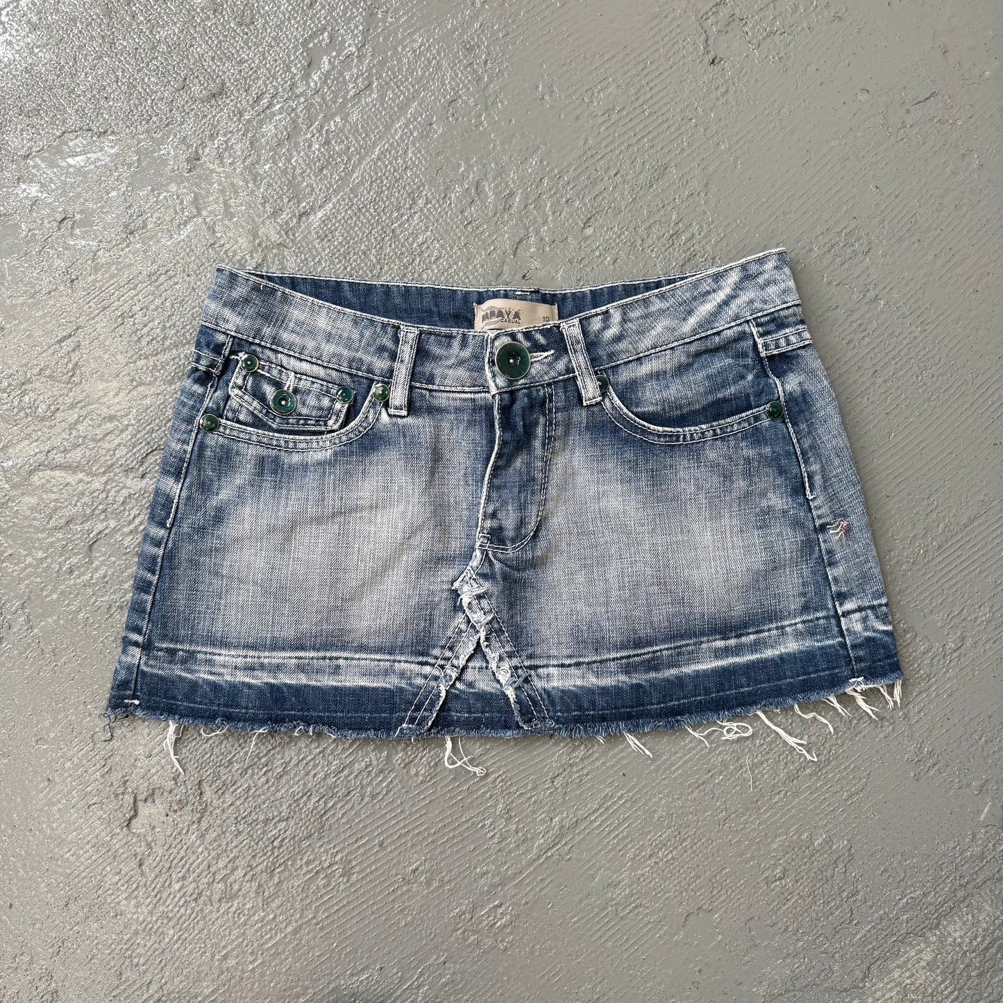 Vintage Y2K papaya denim mini skirt. Size 10