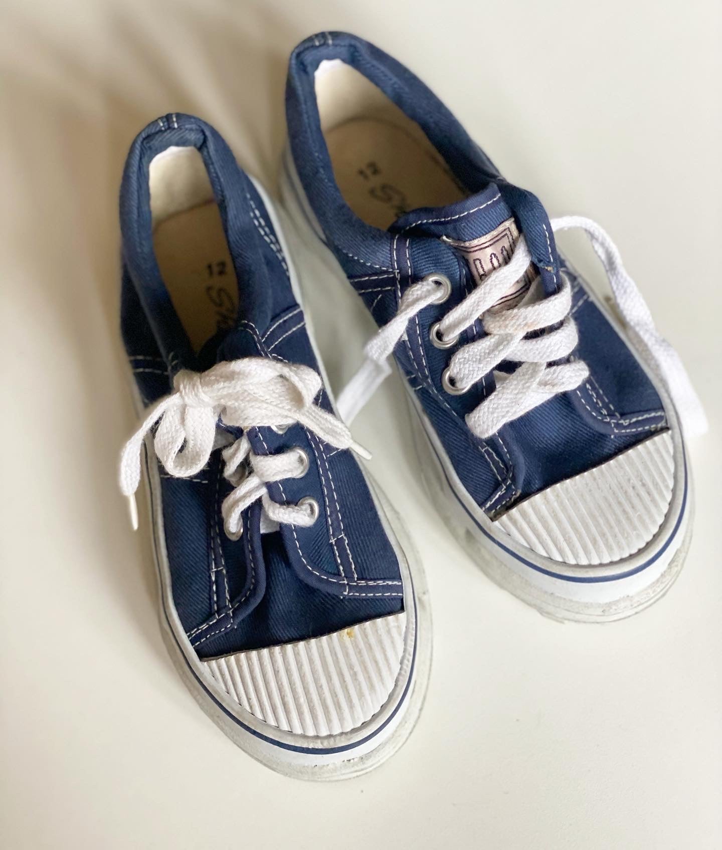 Vintage Taboo navy and white trainer pumps Size12