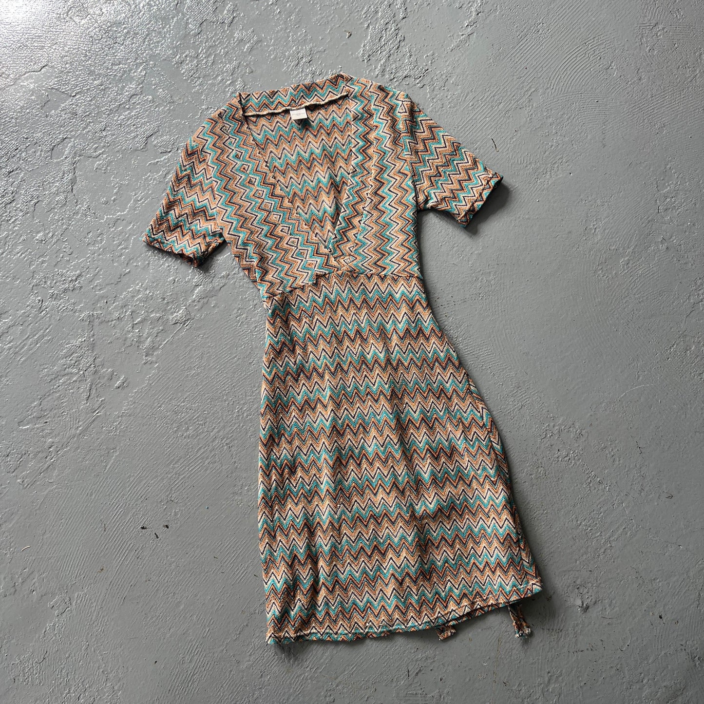Vintage Y2K new look knit zig zag pattern dress. Size 8