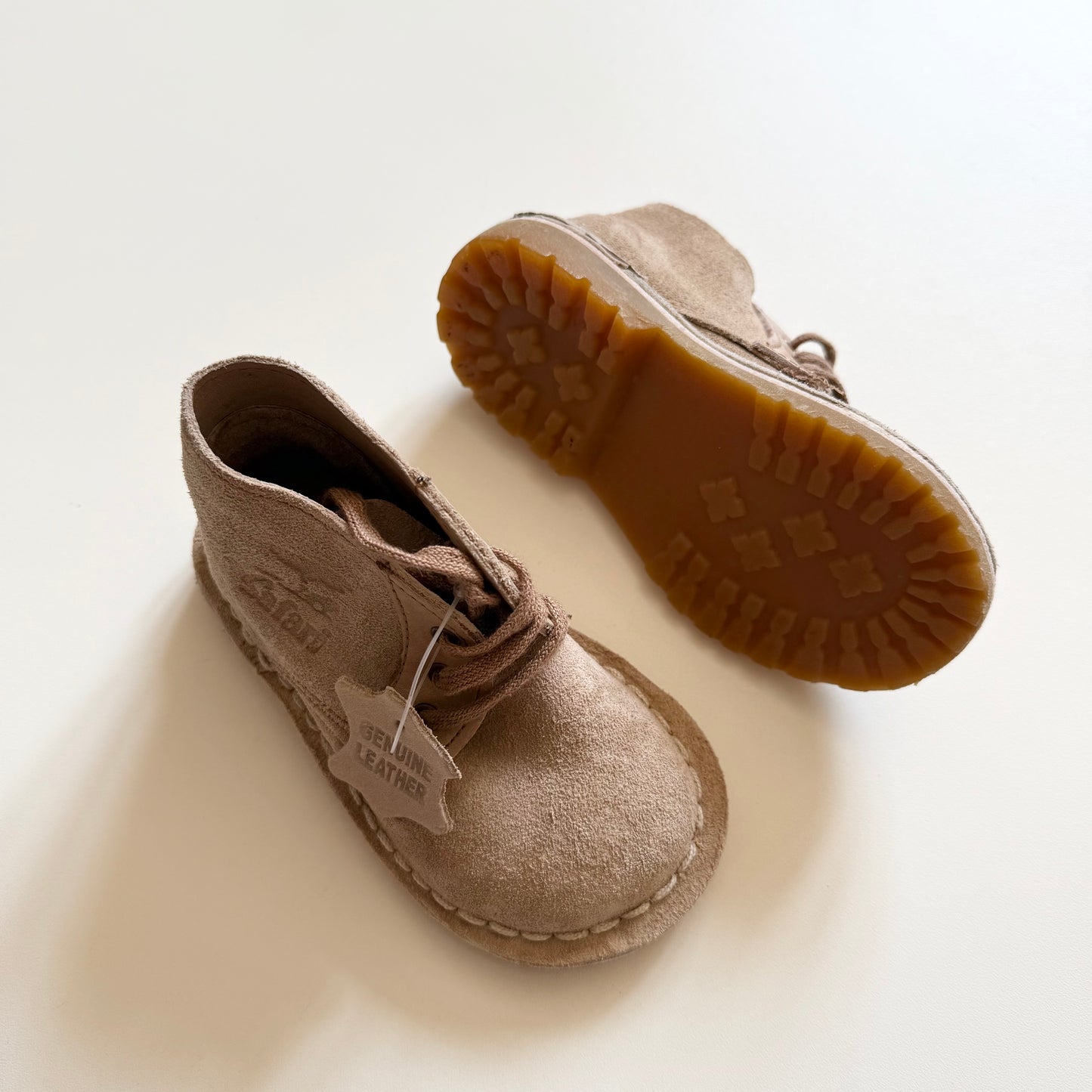 Vintage beige desert boots. Size 7