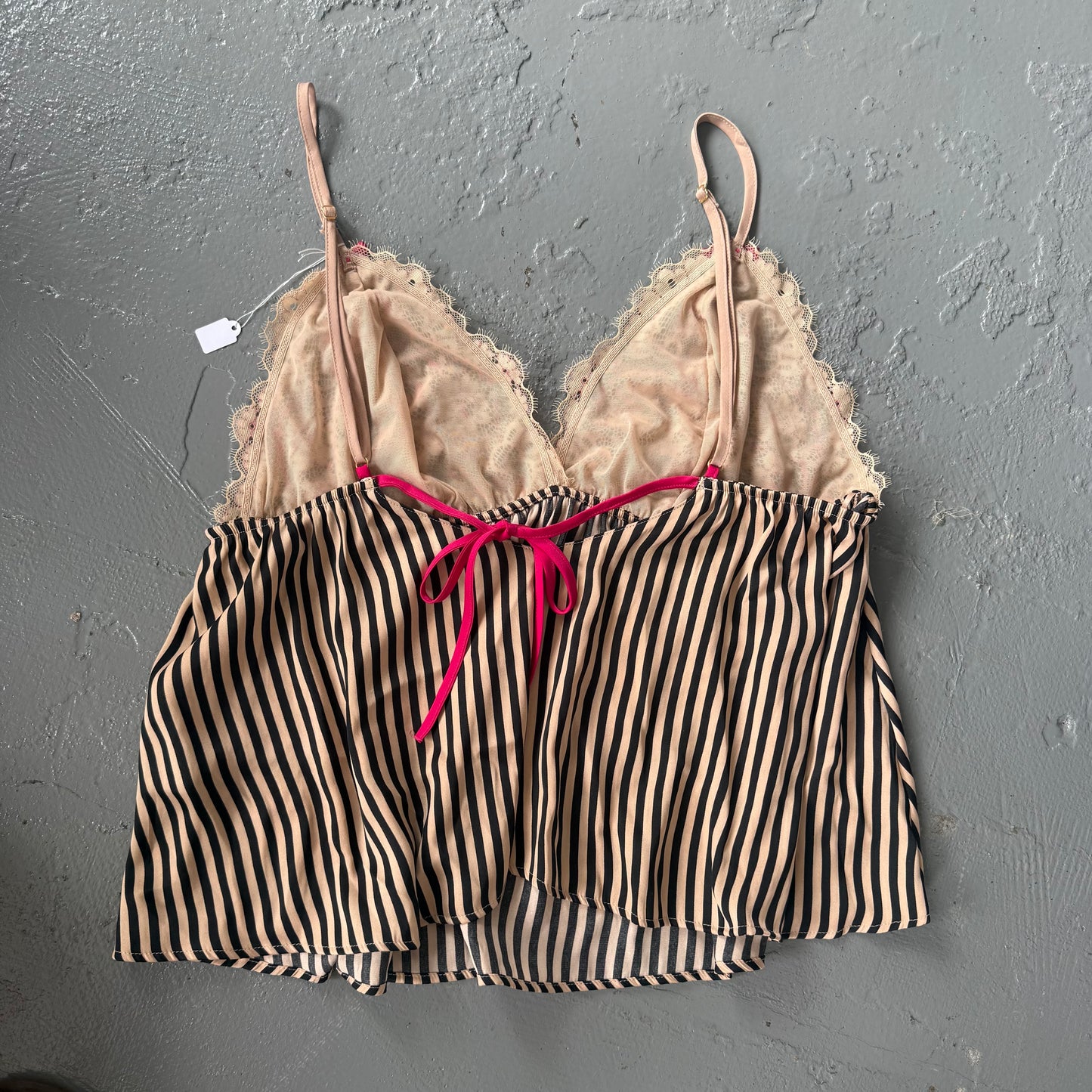 Y2K vintage striped black & cream lace cami vest. Size approx 12