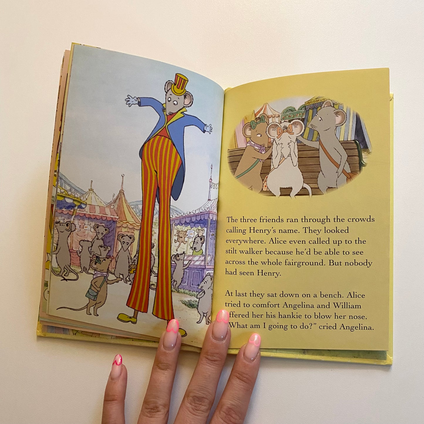 Vintage 2002 Angelina ballerina book