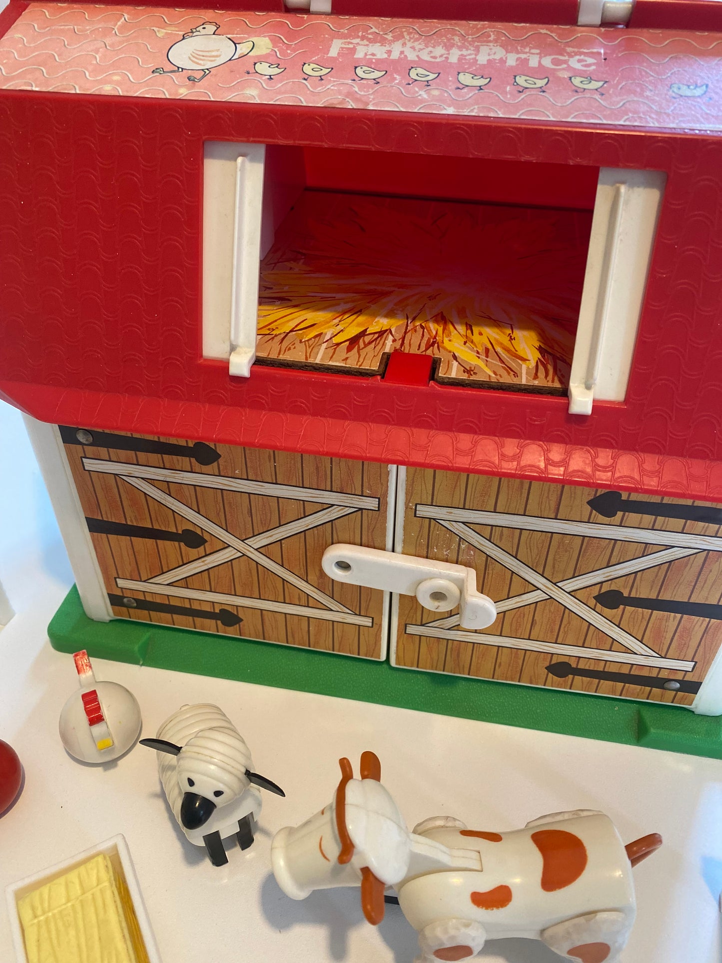 Vintage 1983 fisher price barn & animals set
