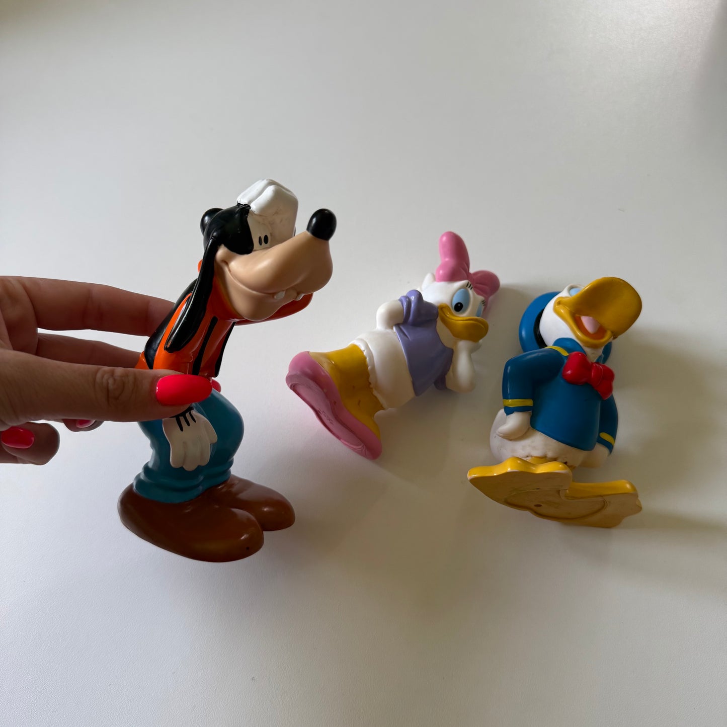 Set of 3 Disney figures. Goofy, fussy and Donald