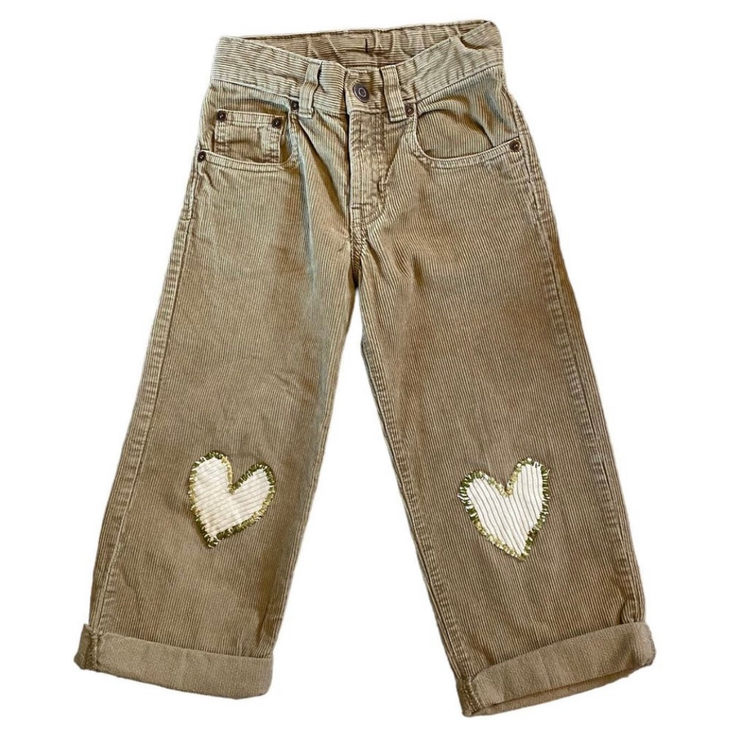 Old school gap trousers in beige corduroy with heart patches /4 years