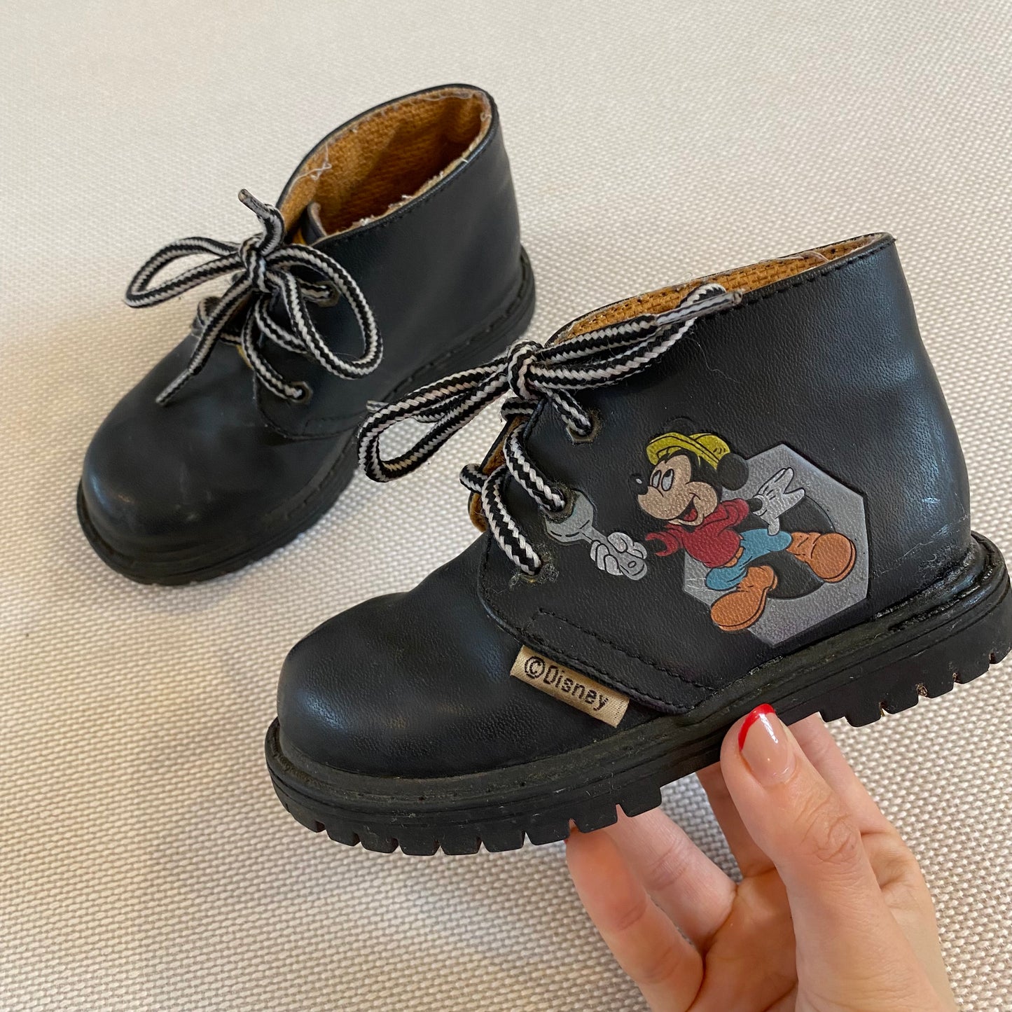 🖤 Vintage Mickey Mouse leather booties. UK7