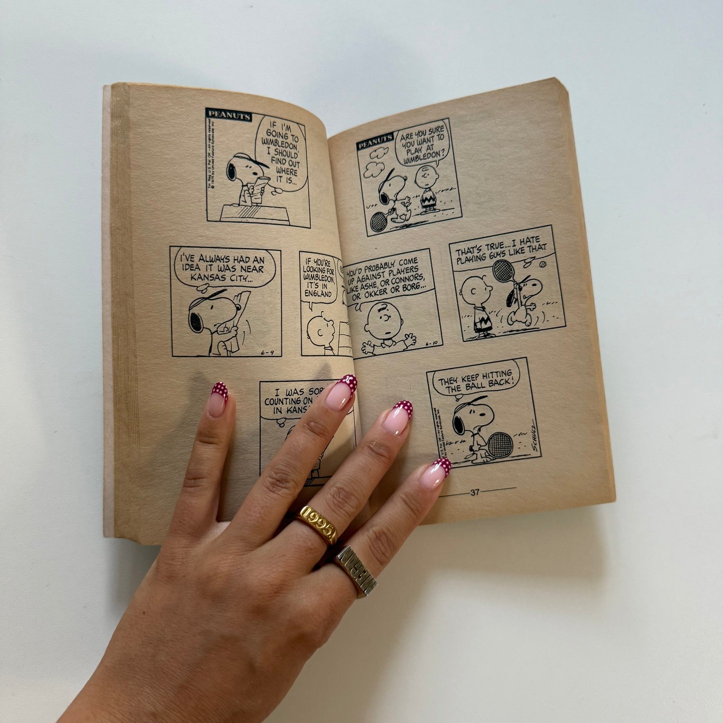 Vintage 1989 snoopy comic book