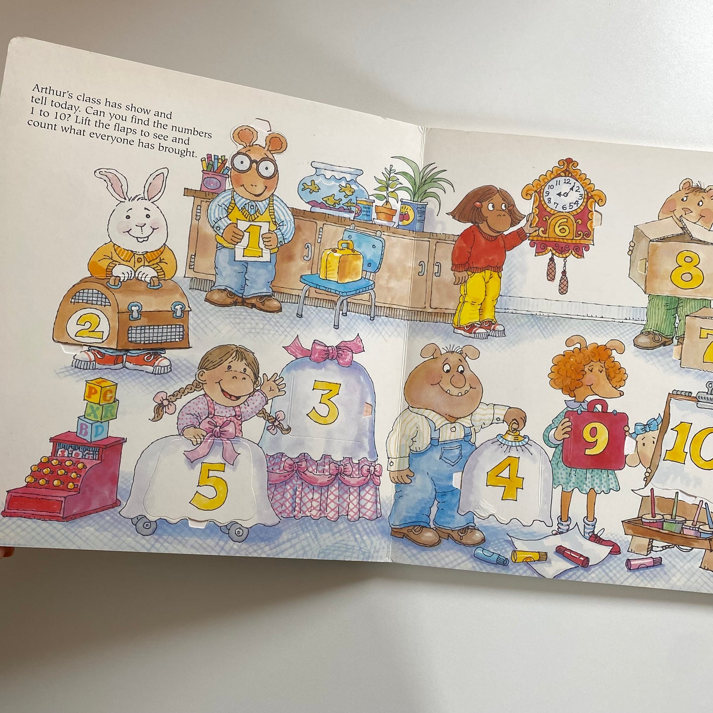 Vintage 1997 a4 hardback Arthur lift the flap book
