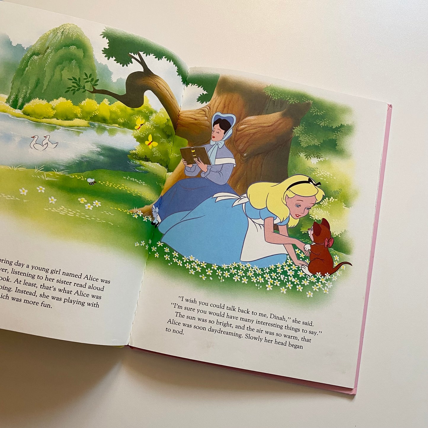 Vintage a4 1991 Disney Alice in wonderland book