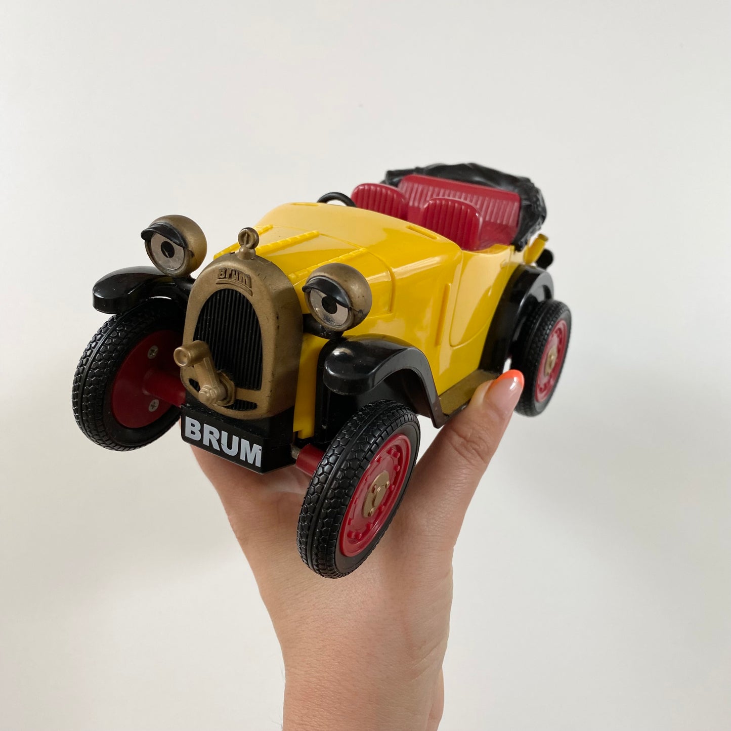 Vintage 2004 brum battery operated car. No windscreen or remote - could be used for display.