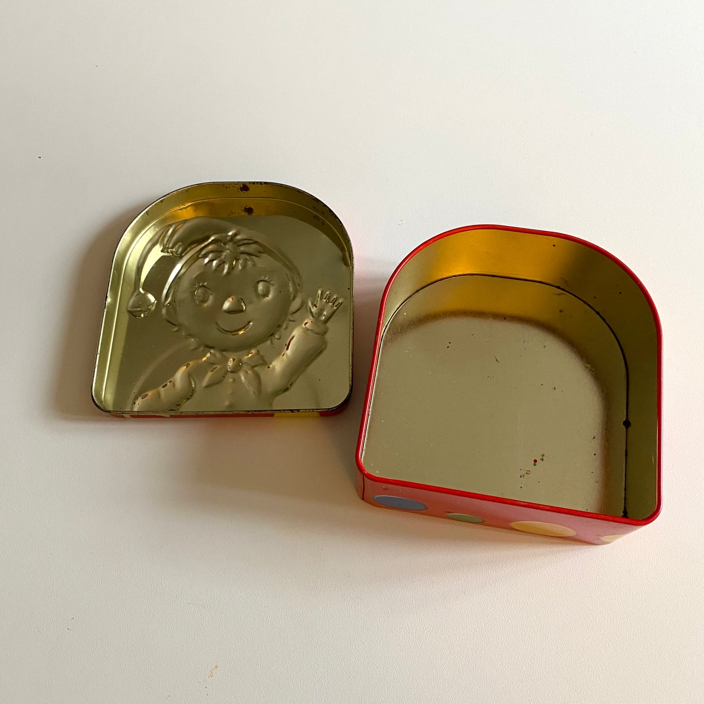 Vintage noddy tin. Small